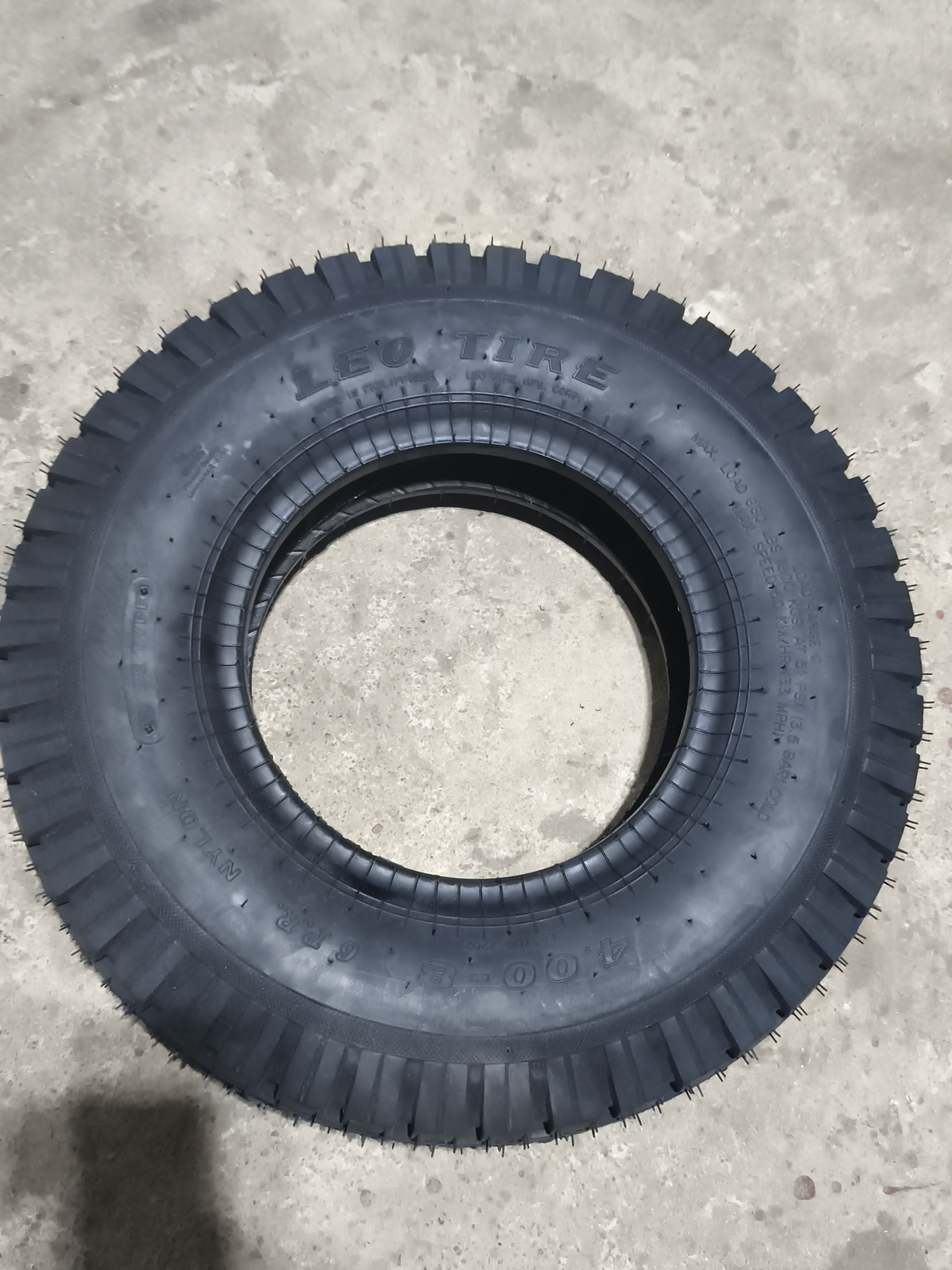 LEO Bajaj RE Tire 4.0x800